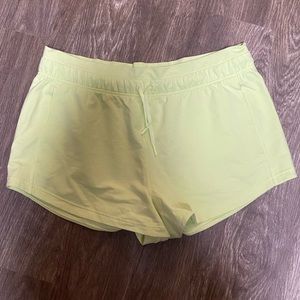 Lululemon inner glow shorts